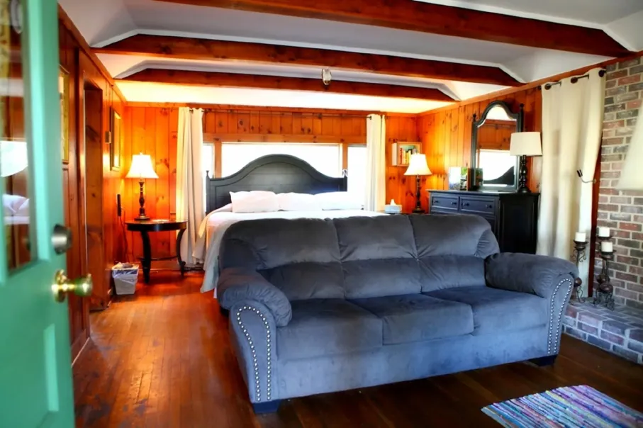 cot-7-room-optimized.webp